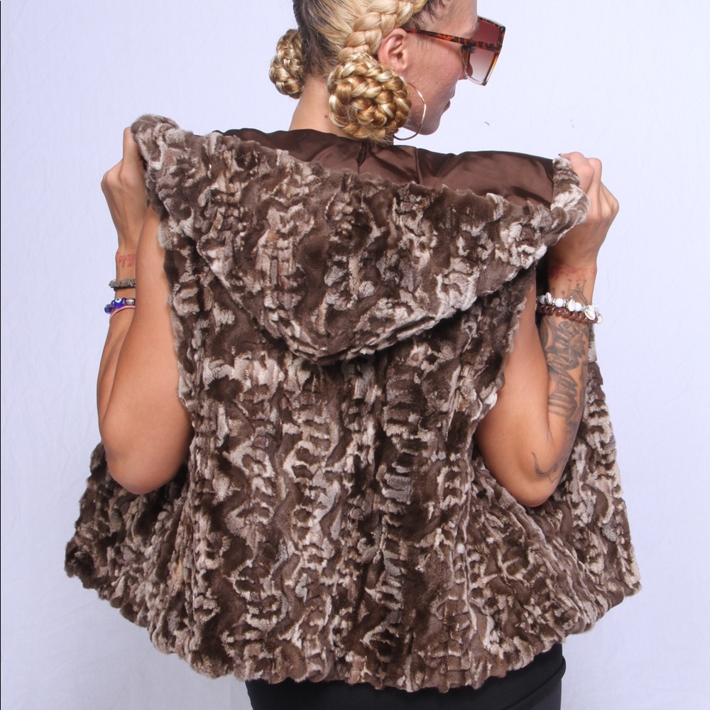 Sheared Grooved Mink Vest With Hood